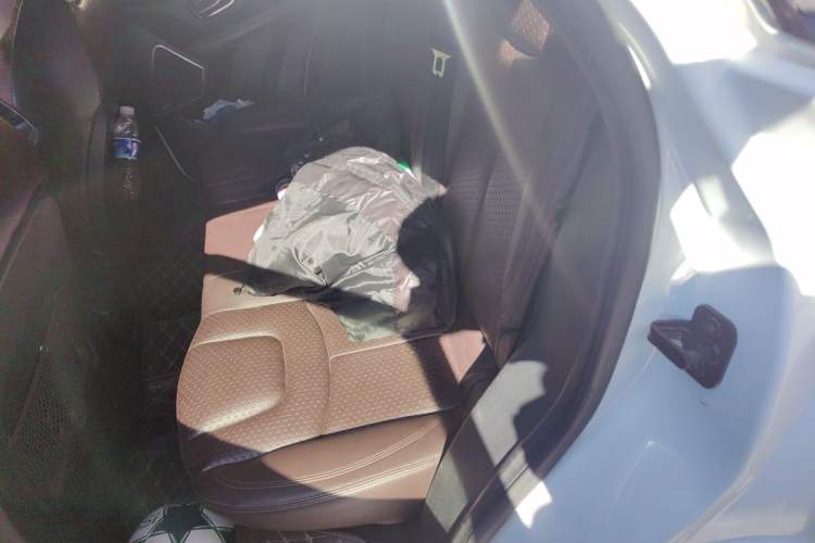 Used Land X7 2016 2.0T Panoramic Prestige Edition Left Rear Seat