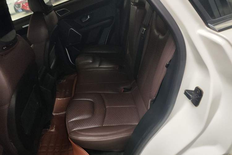 Used Land X7 2016 2.0T Panoramic Prestige Edition Left Rear Seat