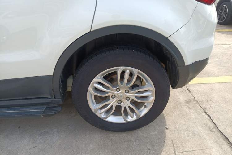 Used Land X7 2016 2.0T Panoramic Deluxe Edition Left Rear Wheel Hub