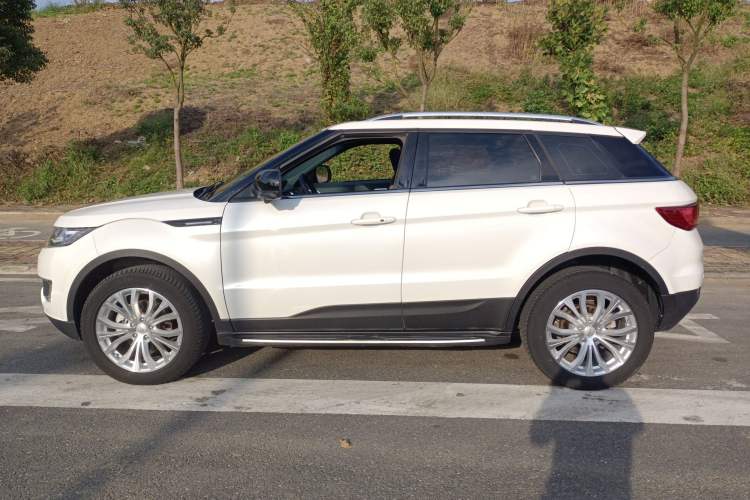 Used Land X7 2016 2.0T Panoramic Prestige Edition Left Side