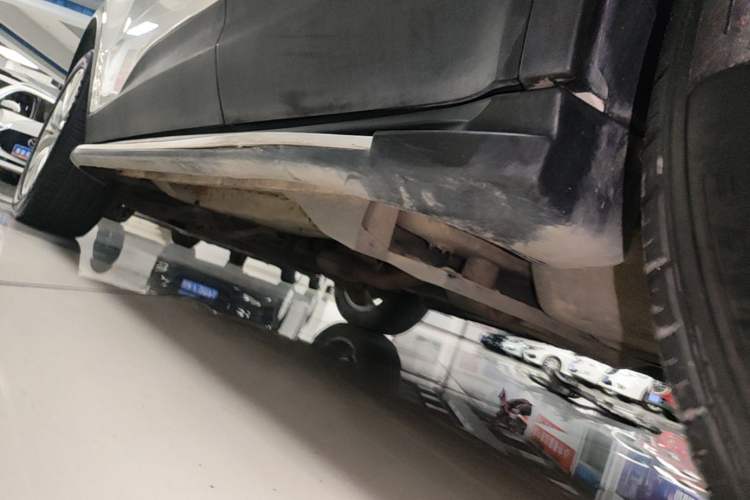 Used Land X7 2016 2.0T Panoramic Prestige Edition Left Side Sill