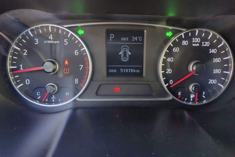 Used Land X7 2016 2.0T Panoramic Prestige Edition Odometer Close Up