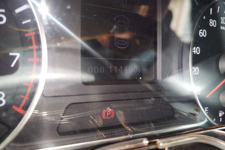 Used Land X7 2016 2.0T Panoramic Deluxe Edition Odometer Close Up