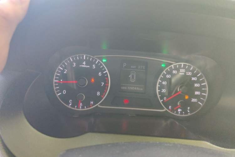 Used Land X7 2016 2.0T Panoramic Prestige Edition Odometer Close Up