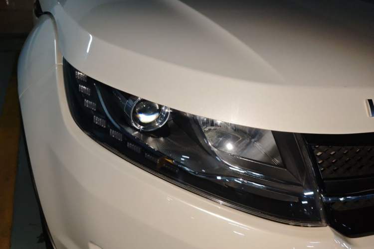 Used Land X7 2016 2.0T Panoramic Prestige Edition Right Front Headlight