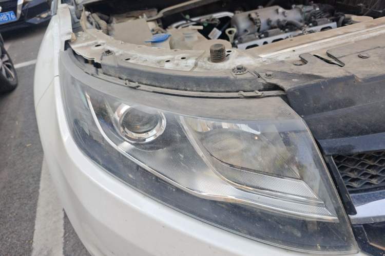 Used Land X7 2016 2.0T Panoramic Prestige Edition Right Front Headlight