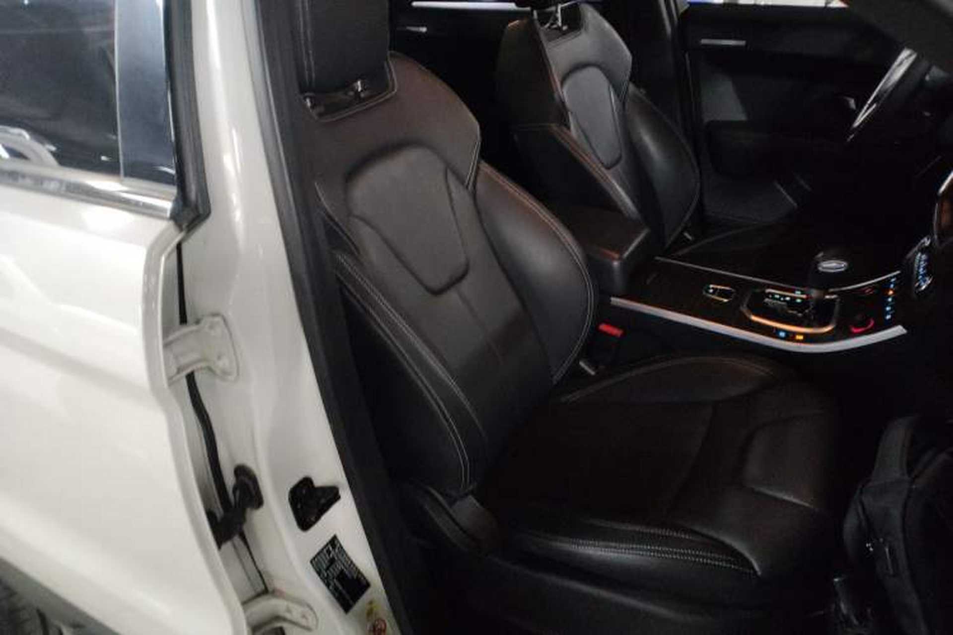 Used Land X7 2016 2.0T Panoramic Prestige Edition Right Front Seat