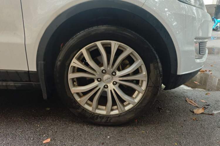 Used Land X7 2016 2.0T Panoramic Prestige Edition Right Front Wheel Hub