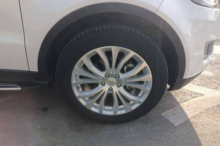 Used Land X7 2016 2.0T Panoramic Prestige Edition Right Front Wheel Hub