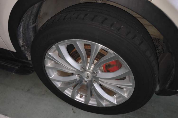 Used Land X7 2016 2.0T Panoramic Prestige Edition Right Front Wheel Hub