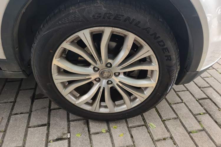Used Land X7 2016 2.0T Panoramic Prestige Edition Right Front Wheel Hub