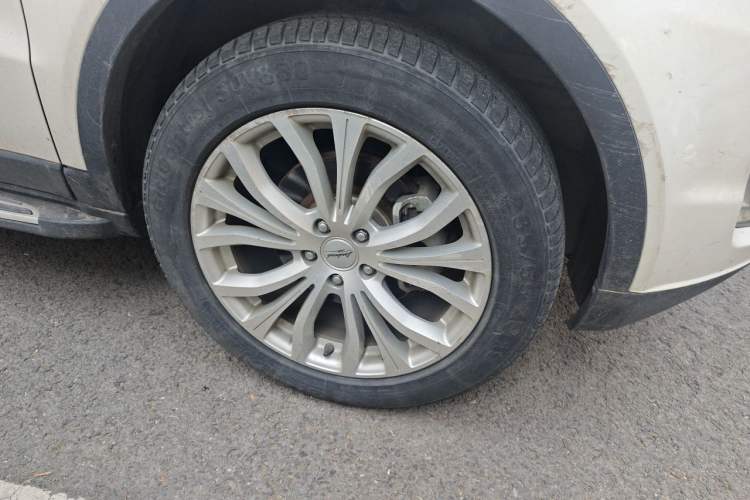 Used Land X7 2016 2.0T Panoramic Prestige Edition Right Front Wheel Hub