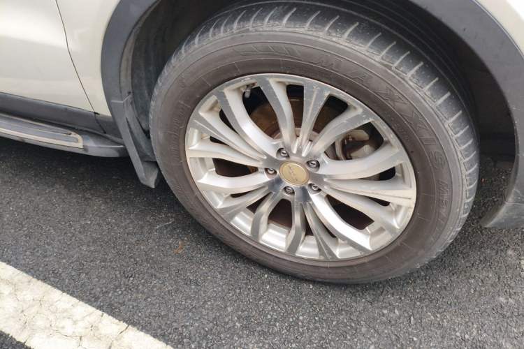 Used Land X7 2016 2.0T Panoramic Prestige Edition Right Front Wheel Hub