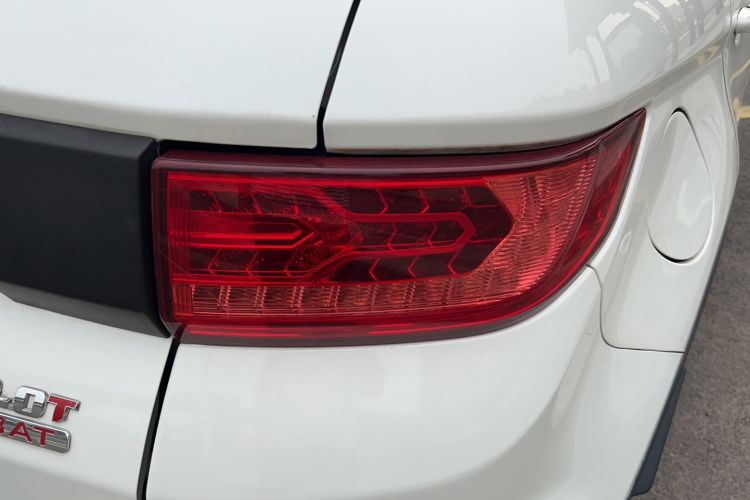 Used Land X7 2016 2.0T Panoramic Deluxe Edition Right Rear Taillight
