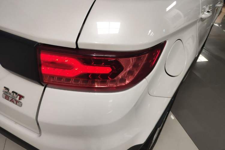 Used Land X7 2016 2.0T Panoramic Prestige Edition Right Rear Taillight