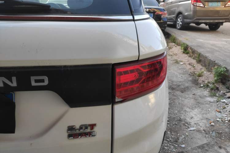 Used Land X7 2016 2.0T Panoramic Deluxe Edition Right Rear Taillight