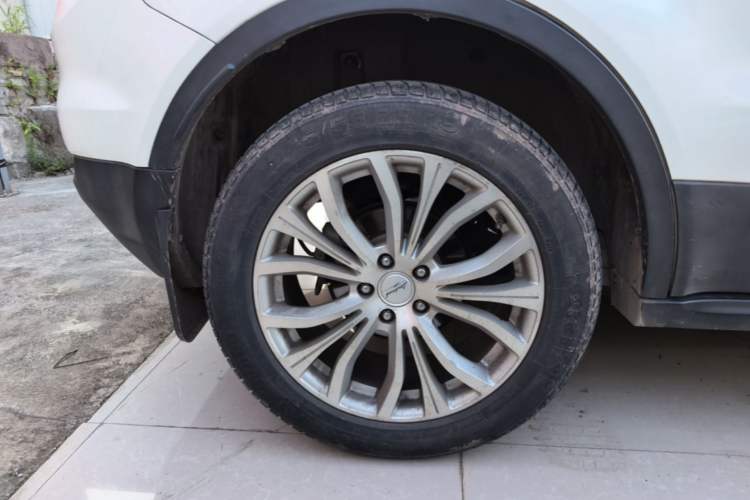 Used Land X7 2016 2.0T Panoramic Prestige Edition Right Rear Wheel Hub