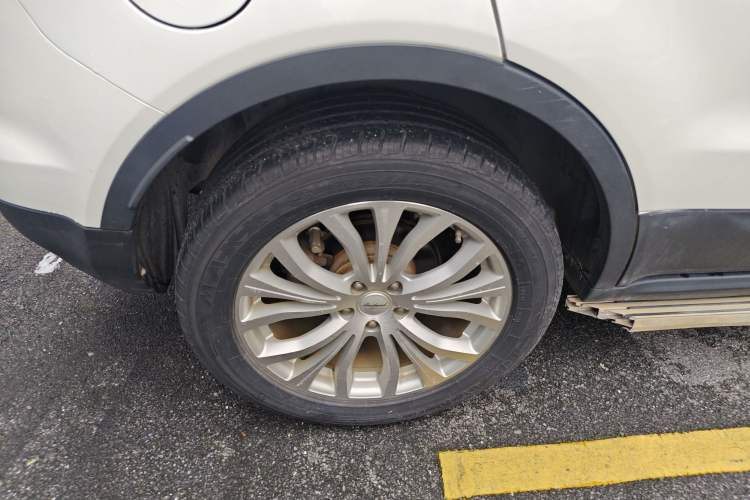 Used Land X7 2016 2.0T Panoramic Prestige Edition Right Rear Wheel Hub