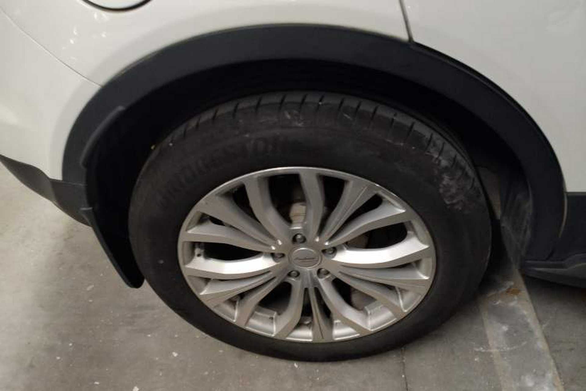 Used Land X7 2016 2.0T Panoramic Prestige Edition Right Rear Wheel Hub