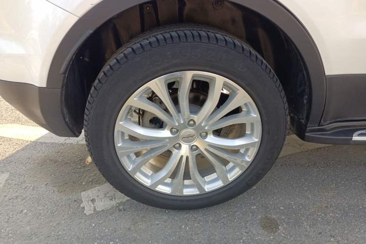 Used Land X7 2016 2.0T Panoramic Prestige Edition Right Rear Wheel Hub