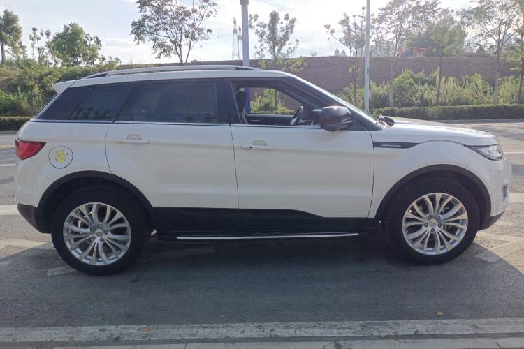 Used Land X7 2016 2.0T Panoramic Prestige Edition Right Side