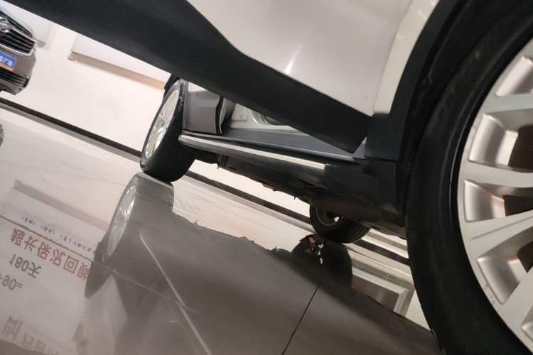 Used Land X7 2016 2.0T Panoramic Prestige Edition Right Side Sill