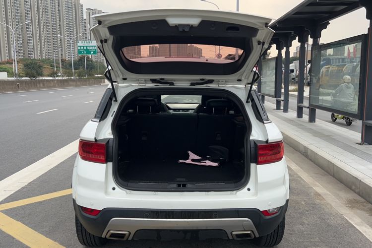 Used Land X7 2016 2.0T Panoramic Deluxe Edition Trunk
