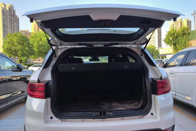 Used Land X7 2016 2.0T Panoramic Prestige Edition Trunk