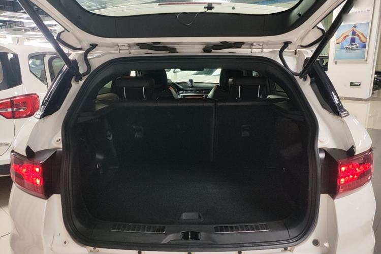 Used Land X7 2016 2.0T Panoramic Prestige Edition Trunk