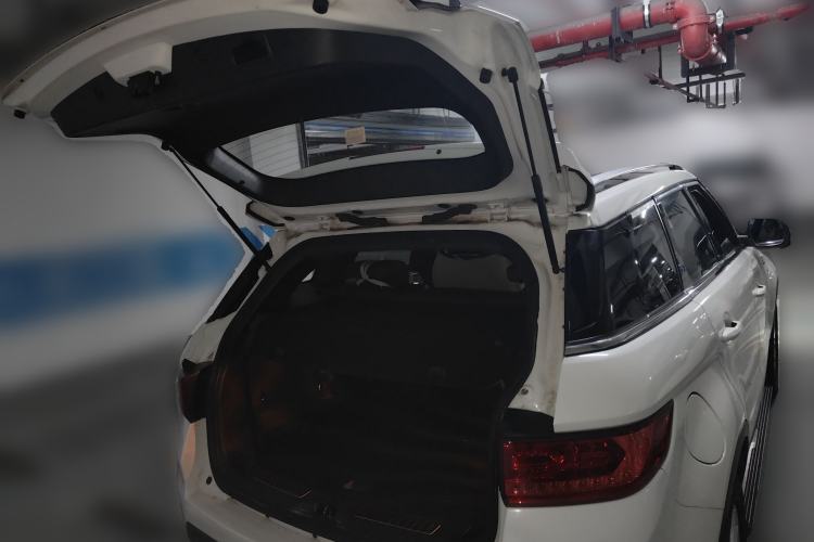 Used Land X7 2016 2.0T Panoramic Prestige Edition Trunk