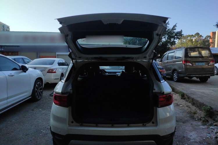 Used Land X7 2016 2.0T Panoramic Deluxe Edition Trunk