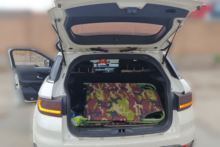 Used Land X7 2016 2.0T Panoramic Deluxe Edition Trunk