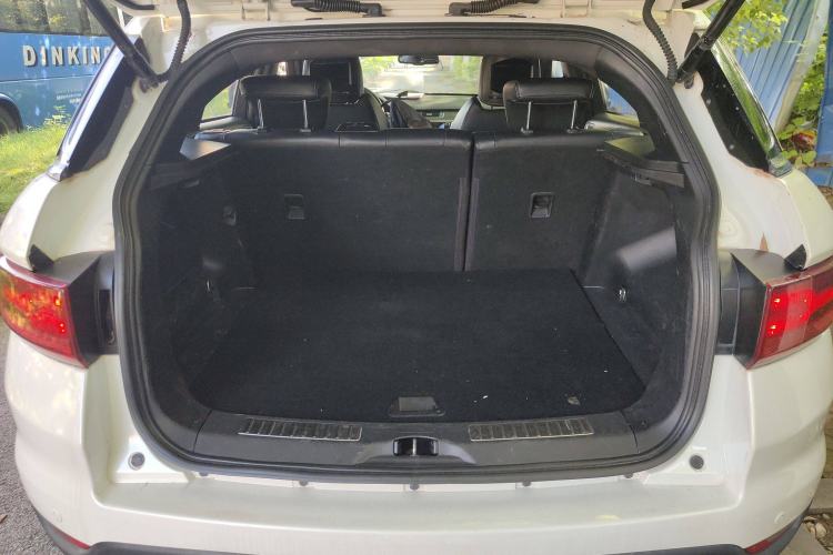 Used Land X7 2016 2.0T Panoramic Prestige Edition Trunk