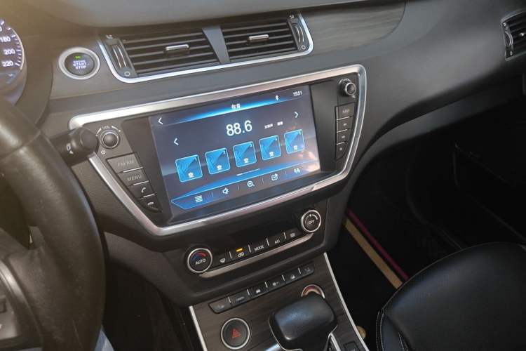 Used Land X7 2018 Geely Xingyue 1.5T Panoramic Supreme Model Audio And AC Panel