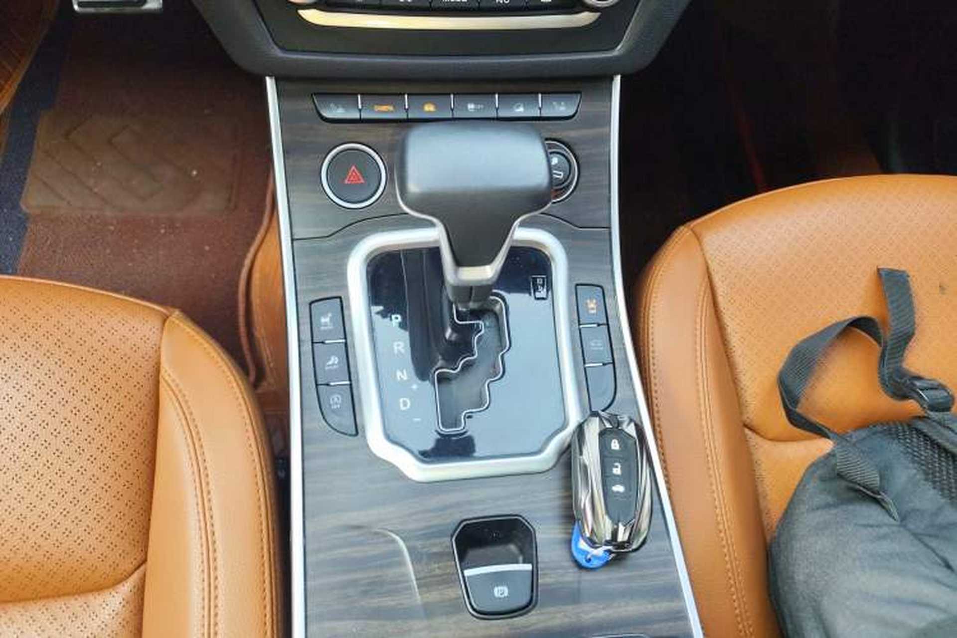 Used Land X7 2018 Geely Xingyue 1.5T Panoramic Supreme Model Gear Lever