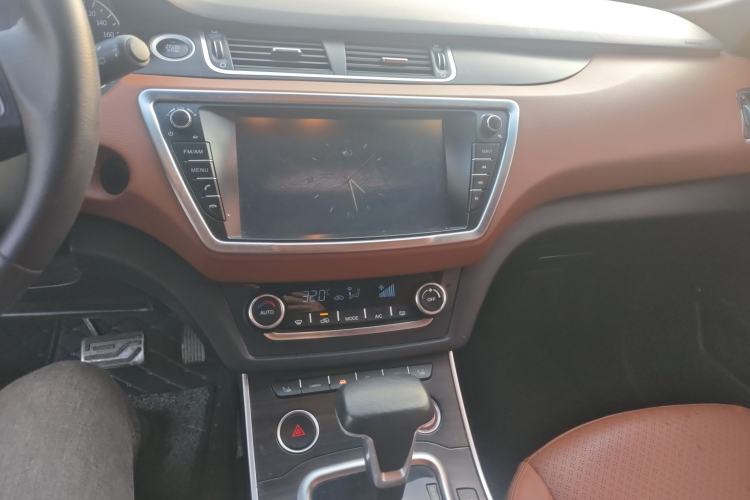 Used Land X7 2018 Geely Jingyue 1.5T Panoramic Luxury Model Interior 5
