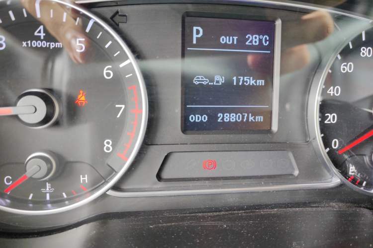 Used Land X7 2018 Geely Jingyue 1.5T Panoramic Luxury Model Odometer Close Up