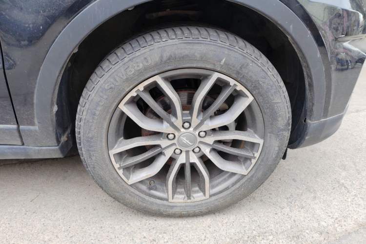 Used Land X7 2018 Geely Jingyue 1.5T Panoramic Luxury Model Right Front Wheel Hub