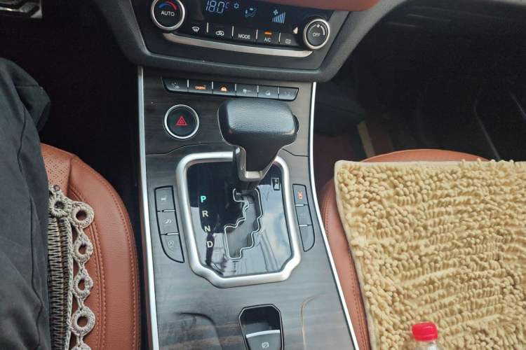 Used Land X7 2018 Geely Xingyue 1.5T Panoramic Supreme Model Gear Lever