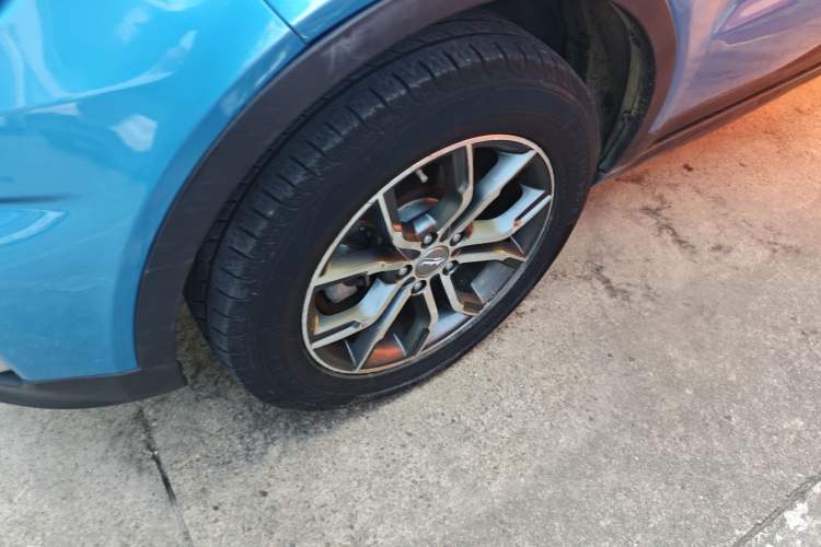 Used Land X7 2018 Jingyue 1.5T Panoramic Luxury Model Left Front Wheel Hub