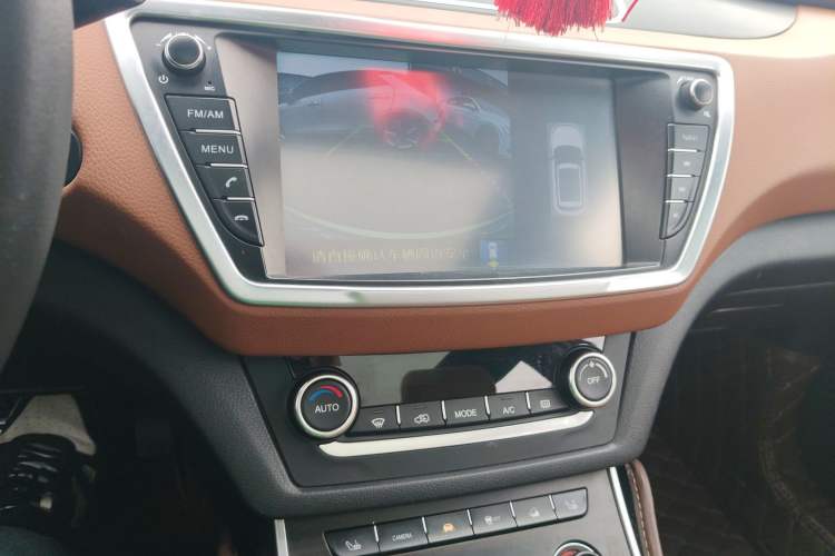 Used Land X7 2018 Geely Jingyue 1.5T Panoramic Luxury Model Audio And AC Panel
