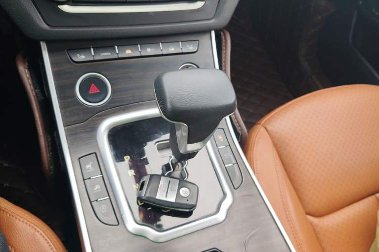 Used Land X7 2018 Geely Jingyue 1.5T Panoramic Luxury Model Gear Lever