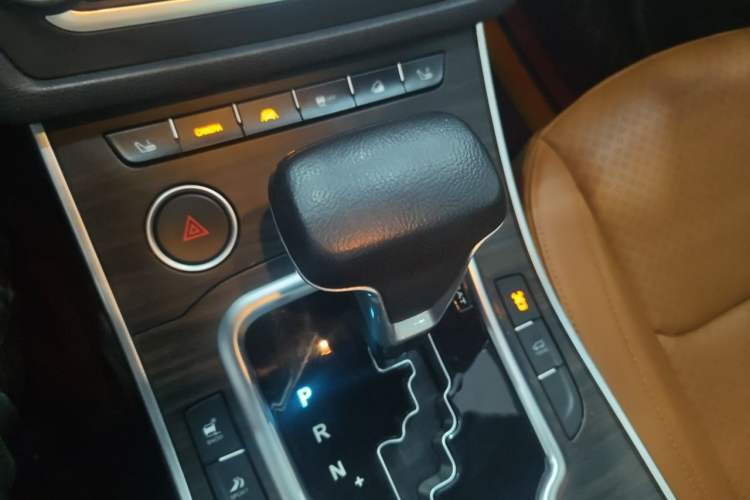 Used Land X7 2018 Geely Xingyue 1.5T Panoramic Supreme Model Gear Lever