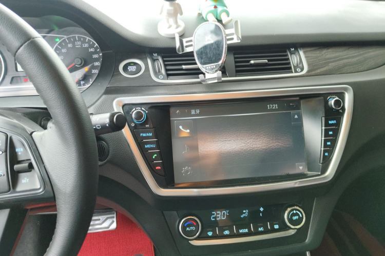 Used Land X7 2018 Geely Jingyue 1.5T Panoramic Luxury Model Audio And AC Panel