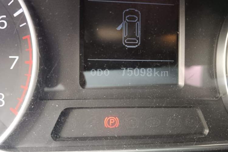 Used Land X7 2018 Geely Jingyue 1.5T Panoramic Luxury Model Odometer Close Up