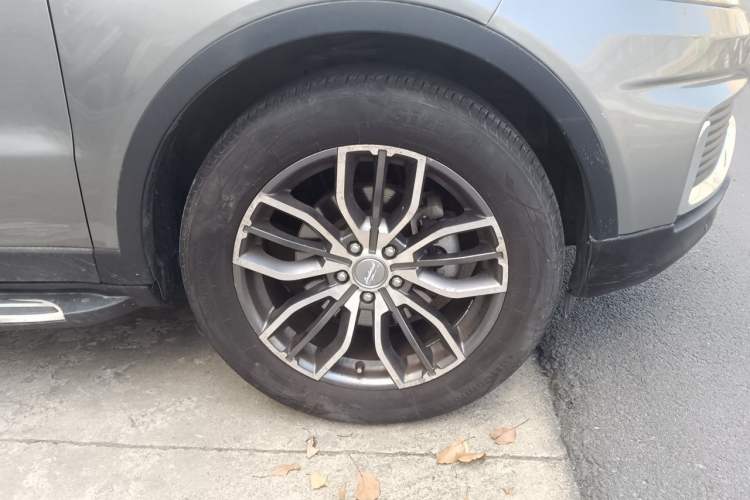 Used Land X7 2018 Geely Jingyue 1.5T Panoramic Luxury Model Right Front Wheel Hub