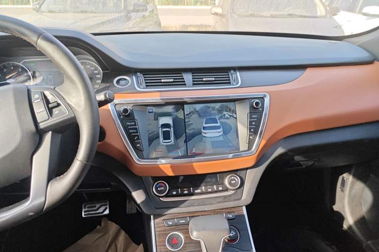 Used Land X7 2018 Geely Xingyue 1.5T Panoramic Supreme Model Audio And AC Panel