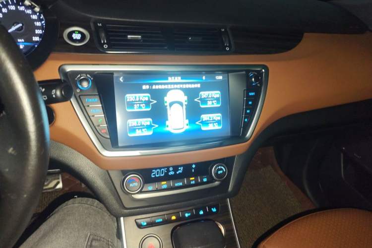 Used Land X7 2018 Geely Xingyue 1.5T Panoramic Supreme Model Audio And AC Panel