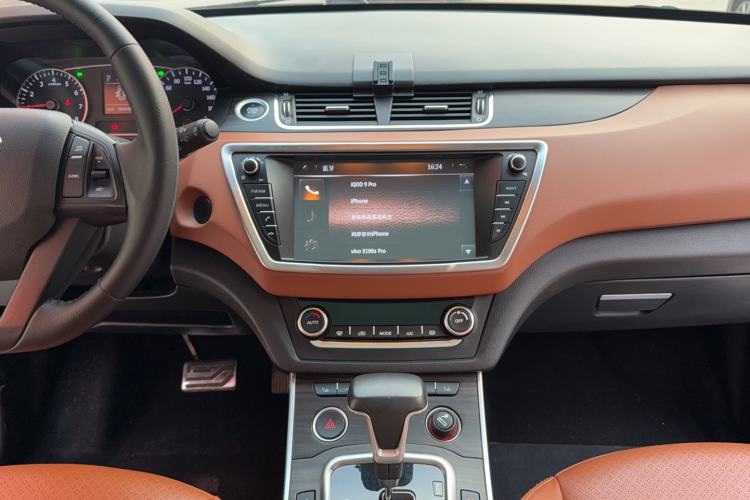 Used Land X7 2018 Geely Jingyue 1.5T Panoramic Luxury Model Audio And AC Panel