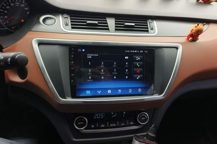 Used Land X7 2018 Geely Jingyue 1.5T Panoramic Luxury Model Audio And AC Panel